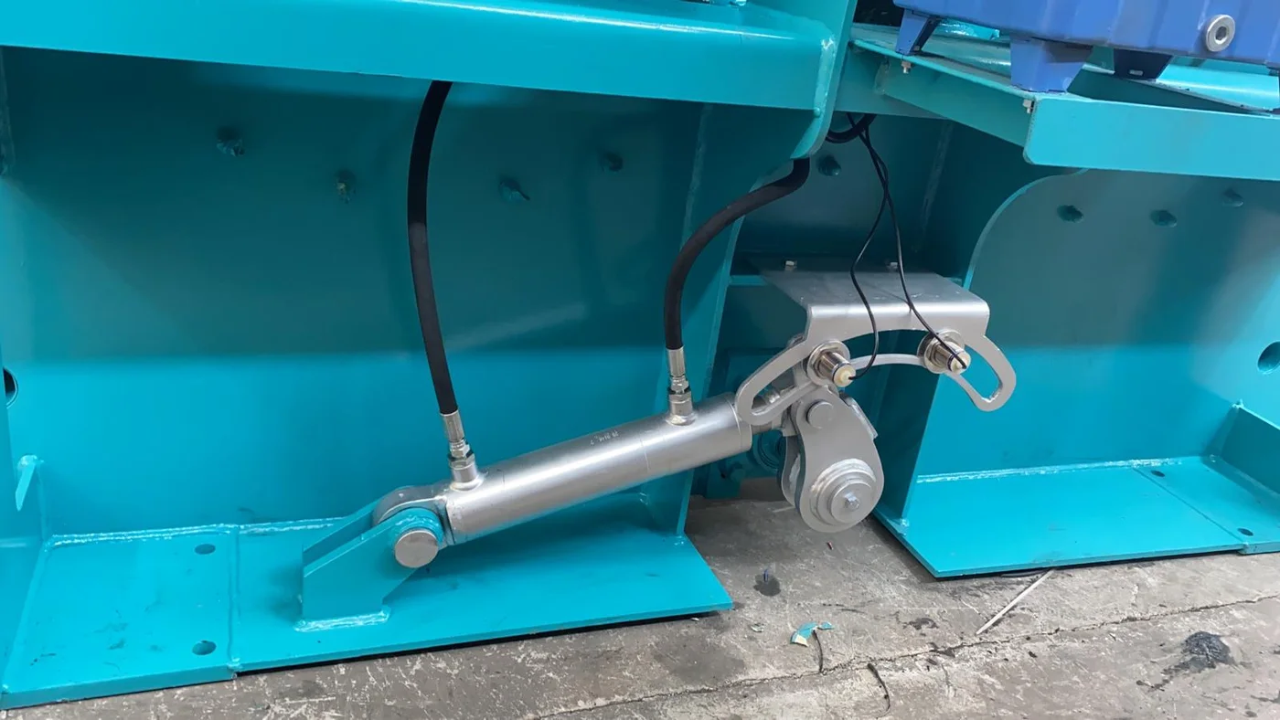 CTS - 4 | Twin Shaft Concrete Mixer — image 12