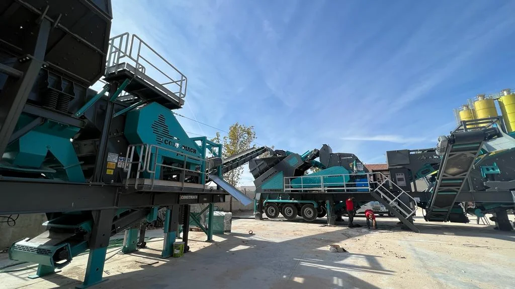 JS-1 Mobile Jaw and Secondary Impact Crusher Plant — image 1