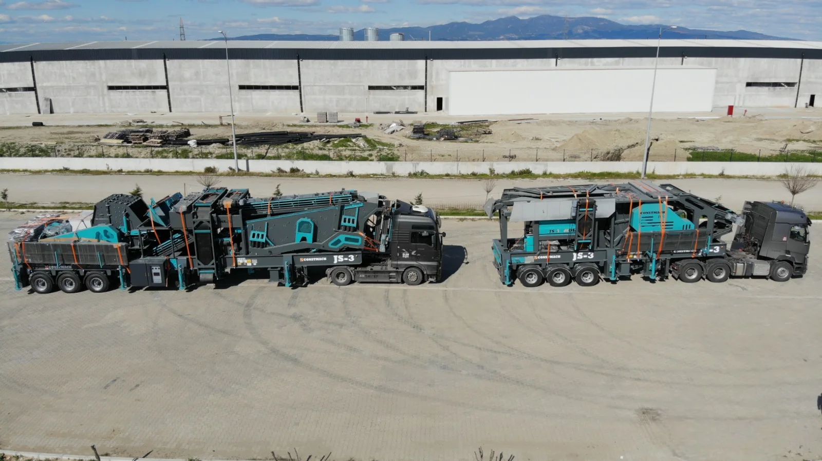 JS-3 Mobile Jaw and Secondary Impact Crusher Plant transport